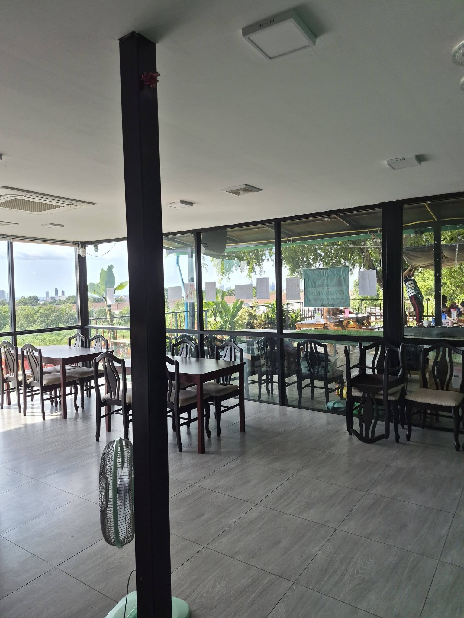 N 034 เซ้งและให้เช่า ร้านอาหาร ร้าน ออนเดอะทรี หน้าวัดบุญสัมพันธุ์ เขาน้อย พัทยา