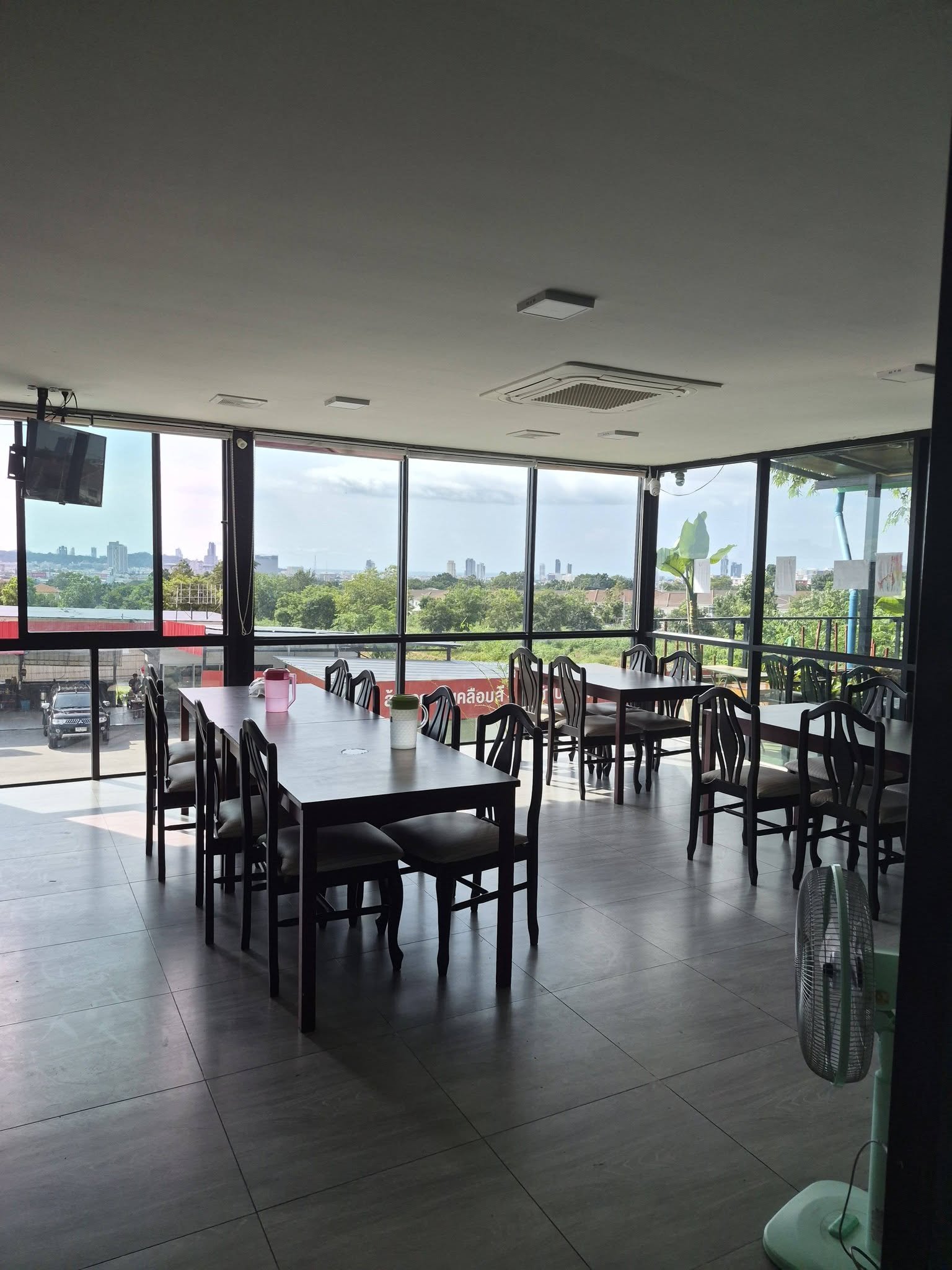 N 034 เซ้งและให้เช่า ร้านอาหาร ร้าน ออนเดอะทรี หน้าวัดบุญสัมพันธุ์ เขาน้อย พัทยา