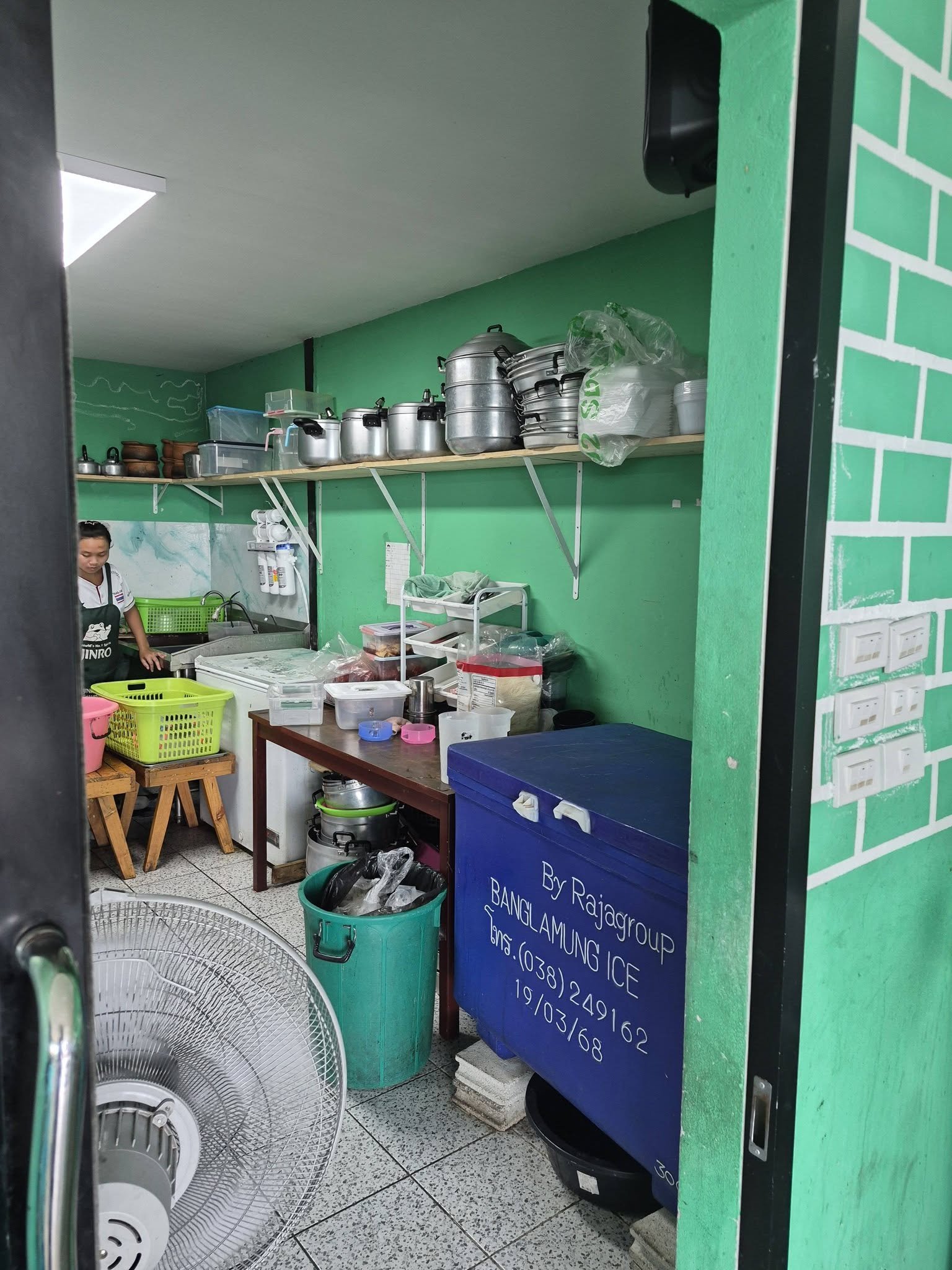N 034 เซ้งและให้เช่า ร้านอาหาร ร้าน ออนเดอะทรี หน้าวัดบุญสัมพันธุ์ เขาน้อย พัทยา
