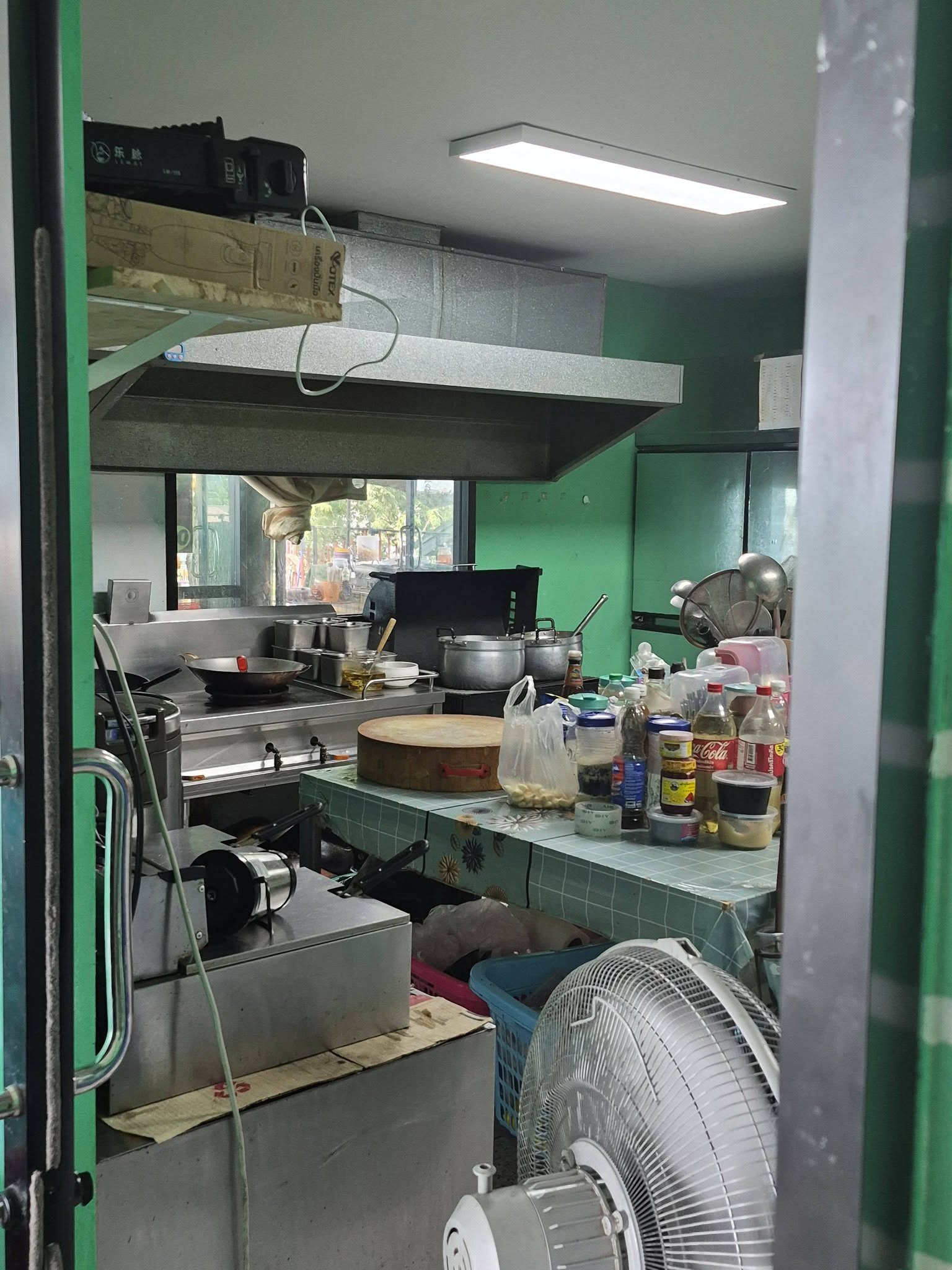 N 034 เซ้งและให้เช่า ร้านอาหาร ร้าน ออนเดอะทรี หน้าวัดบุญสัมพันธุ์ เขาน้อย พัทยา